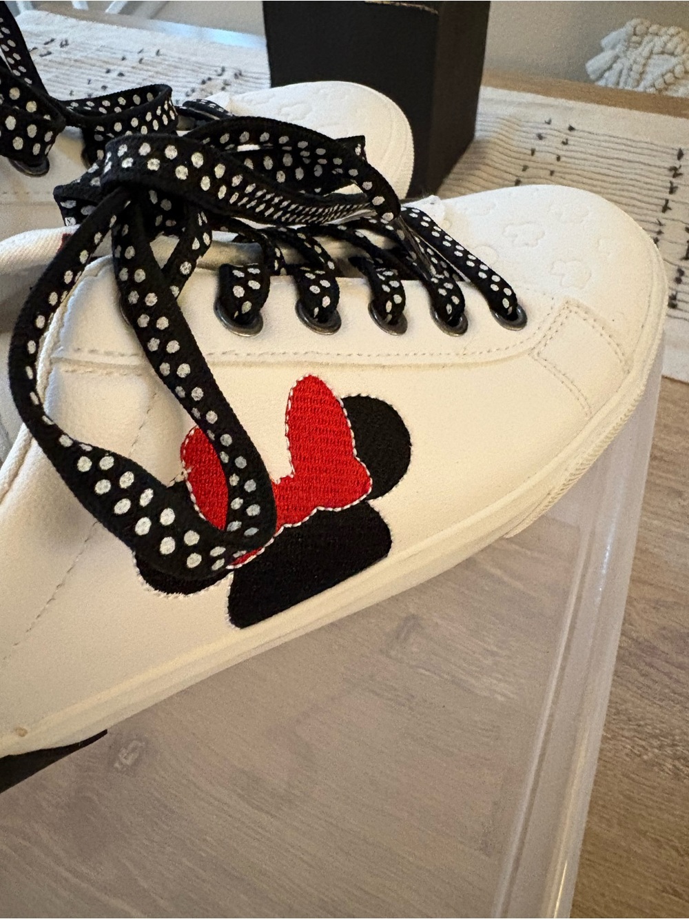Minnie Mouse White Sneakers